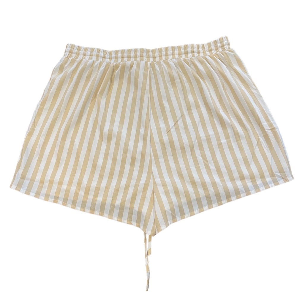 Princess Polly Shorts Size 12 Beige and White stripe fully lined - Picture 2 of 3